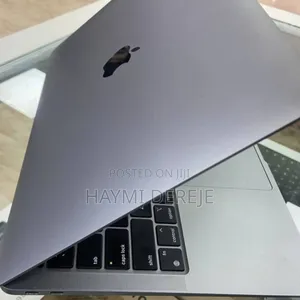 Photo - New Laptop Apple MacBook Pro 2019 8GB Intel Core I5 SSD 256GB