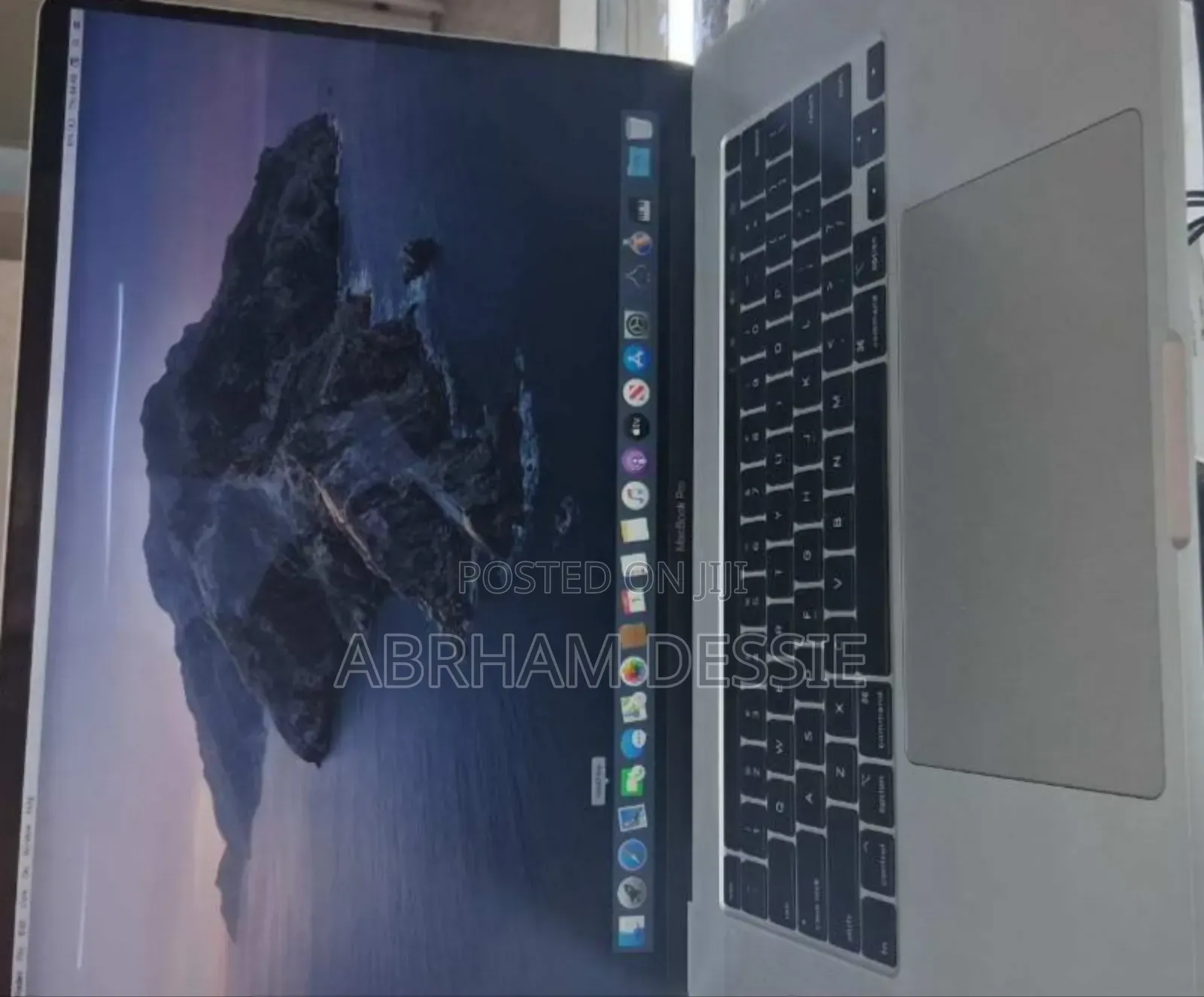 New Laptop Apple MacBook Pro 2019 16GB Intel Core I7 SSD 512GB