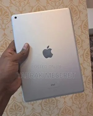 Photo - New Apple iPad 10.2 (2019) 64 GB Silver