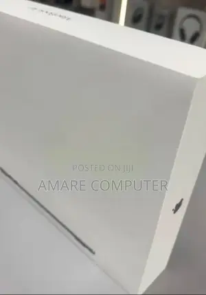 Photo - New Laptop Apple MacBook Air 2025 M4 13-Inch 16GB Apple M4 SSD 256GB