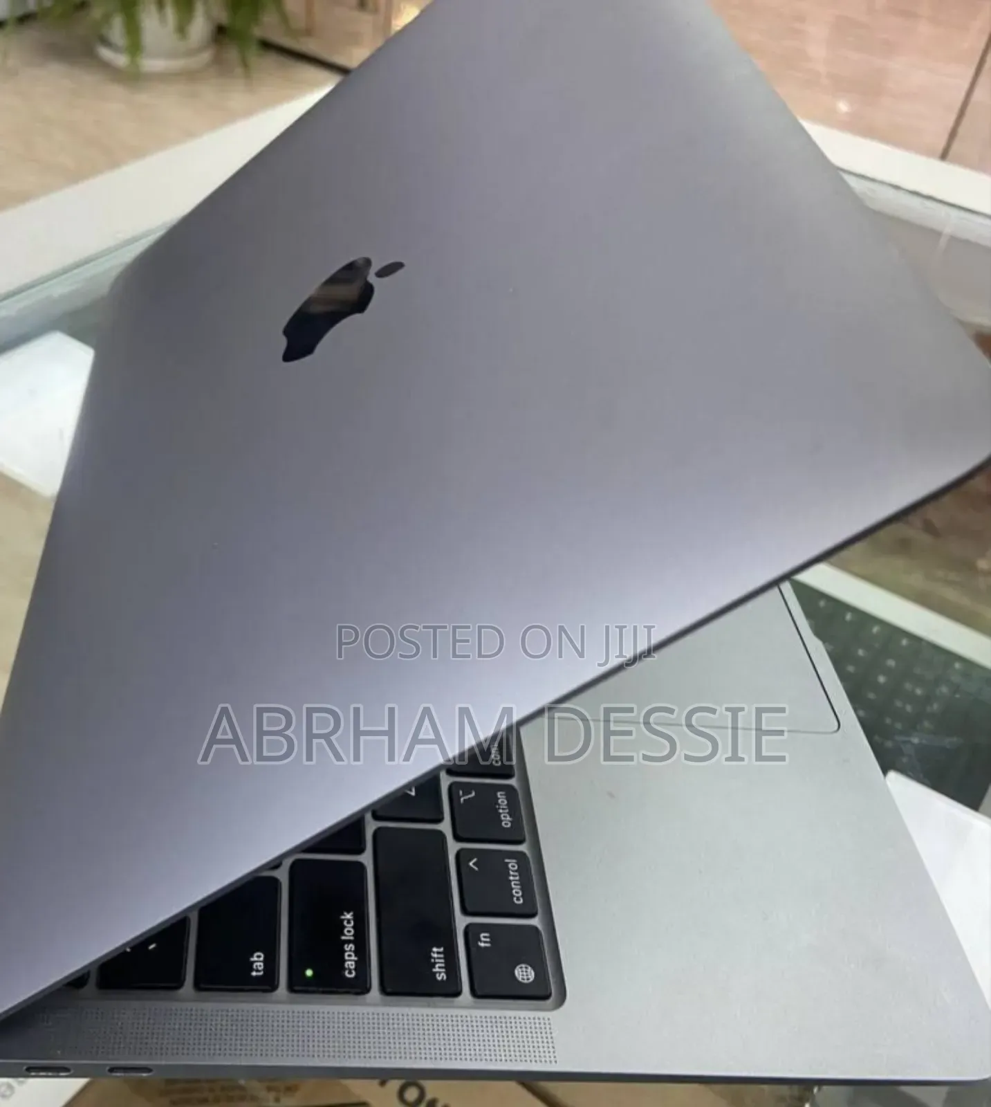 New Laptop Apple MacBook 8GB Apple M1 SSD 256GB