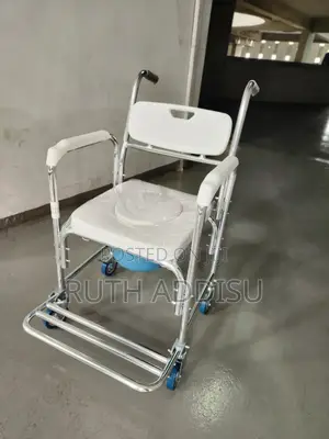 Photo - Commode Wheelchair絫做wheelchair Commode飯店commode Wheelchair條例commode