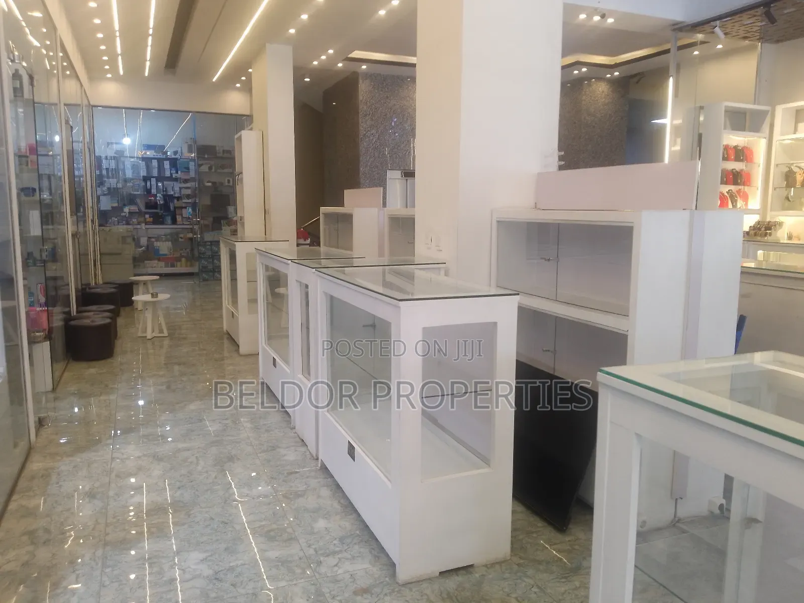 Display for Rent Bole Flamingo