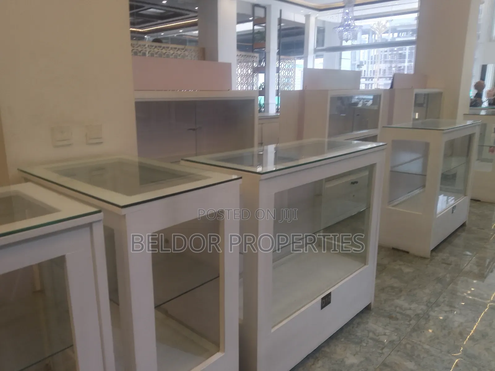 Display for Rent Bole Flamingo