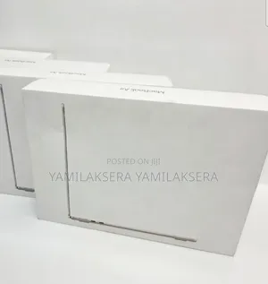 New Laptop Apple MacBook Air 2025 M4 13-Inch 16GB Apple M4 SSD 256GB