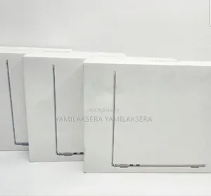 New Laptop Apple MacBook Air 2025 M4 13-Inch 16GB Apple M4 SSD 256GB