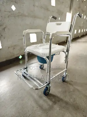 Top Quality Commode Wheelchair求診commode Wheelchair Medical Wheelchair