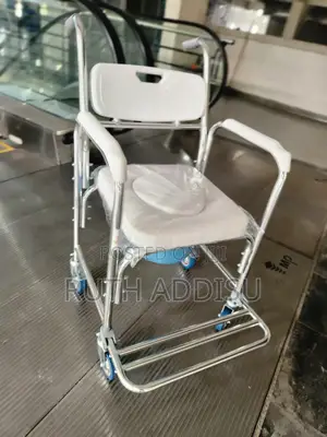 Commode Wheelchair庫房wheelchaircommode Wheelchair座落wheelchair Commode