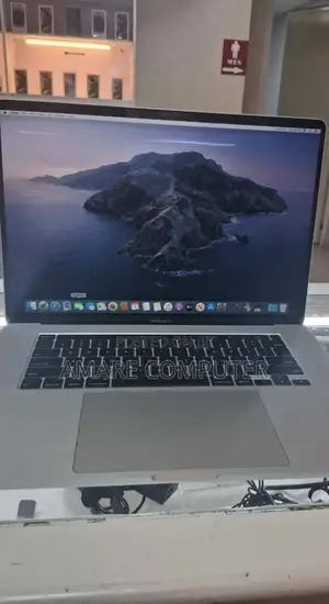 New Laptop Apple MacBook Pro 2019 16GB Intel Core I7 SSD 512GB