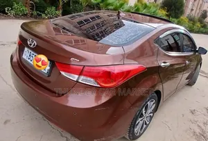 Hyundai Avante 2013 Burgundy