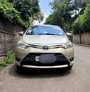Toyota Yaris 2016 Gold