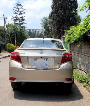 Toyota Yaris 2016 Gold