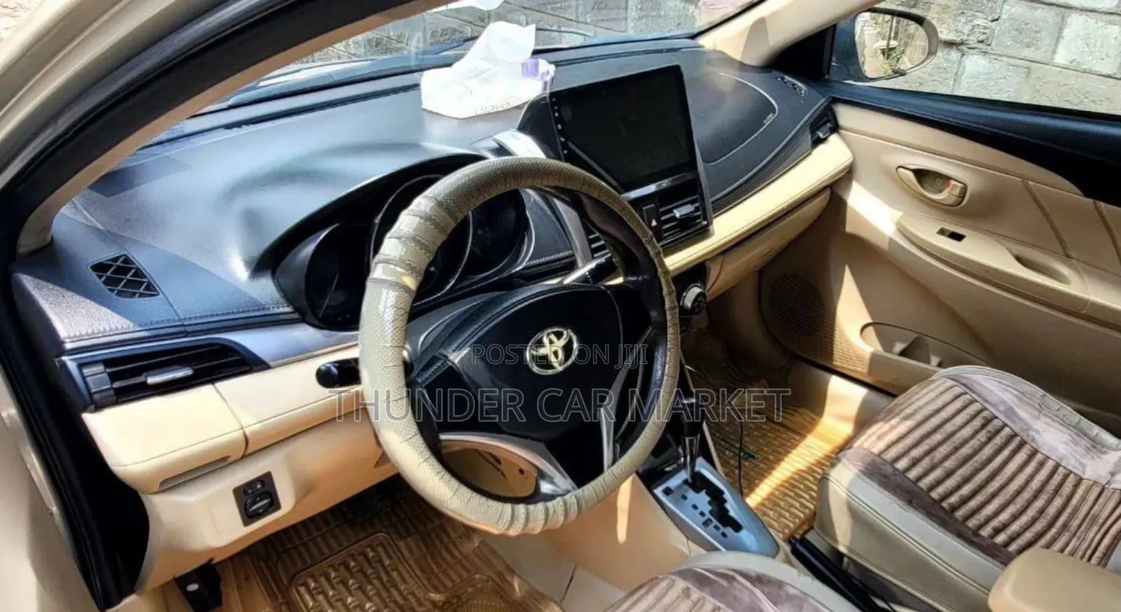 Toyota Yaris 2016 Gold