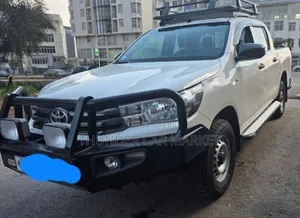 Toyota Hilux 2018 White