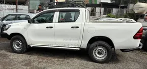 Toyota Hilux 2018 White