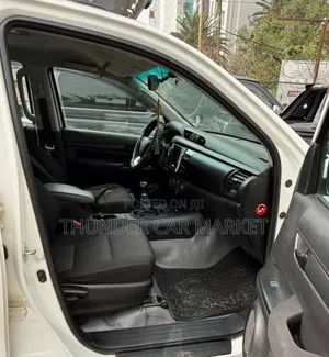 Toyota Hilux 2018 White