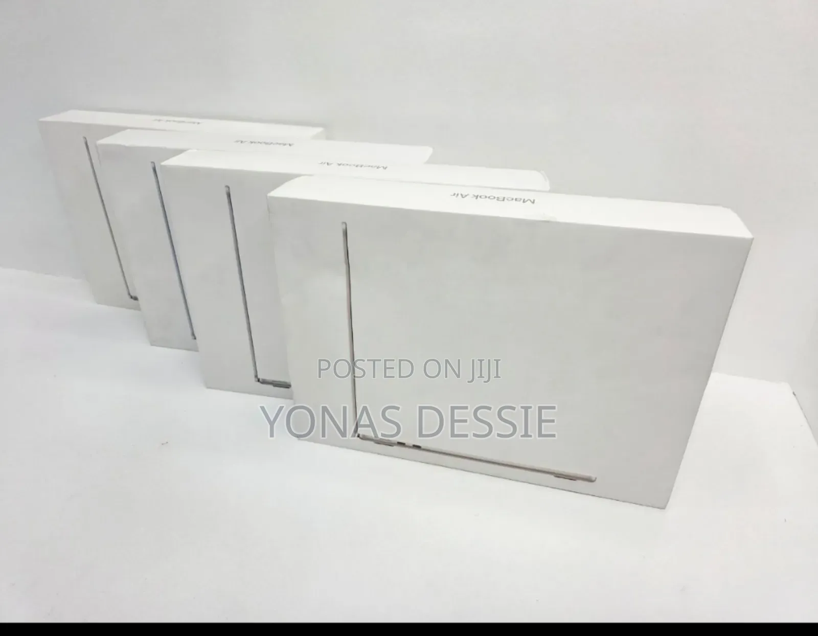 New Laptop Apple MacBook Air 2025 M4 13-Inch 16GB SSD 256GB