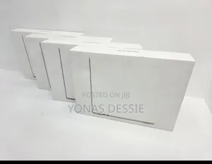 New Laptop Apple MacBook Air 2025 M4 13-Inch 16GB SSD 256GB