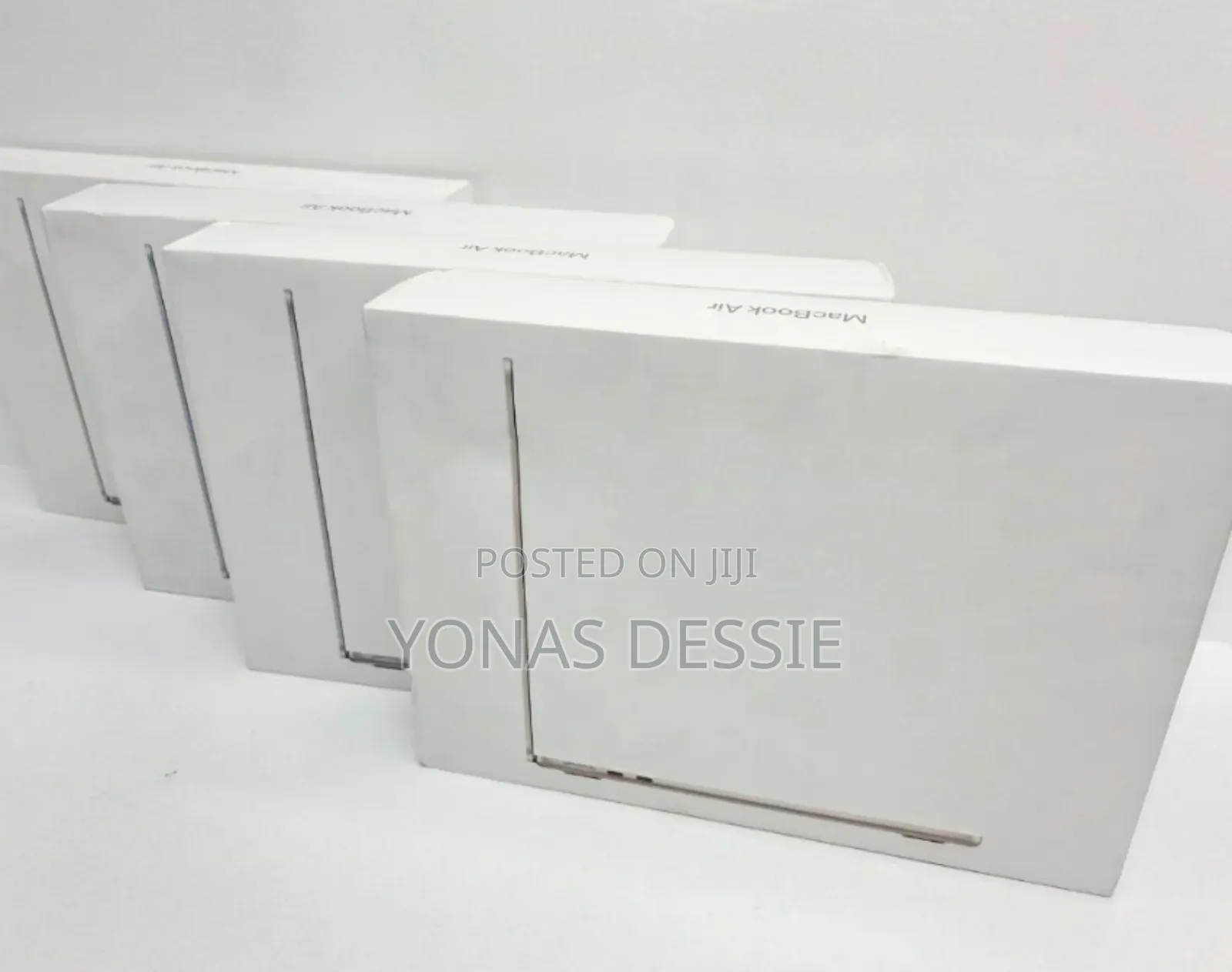 New Laptop Apple MacBook Air 2025 M4 13-Inch 16GB SSD 256GB