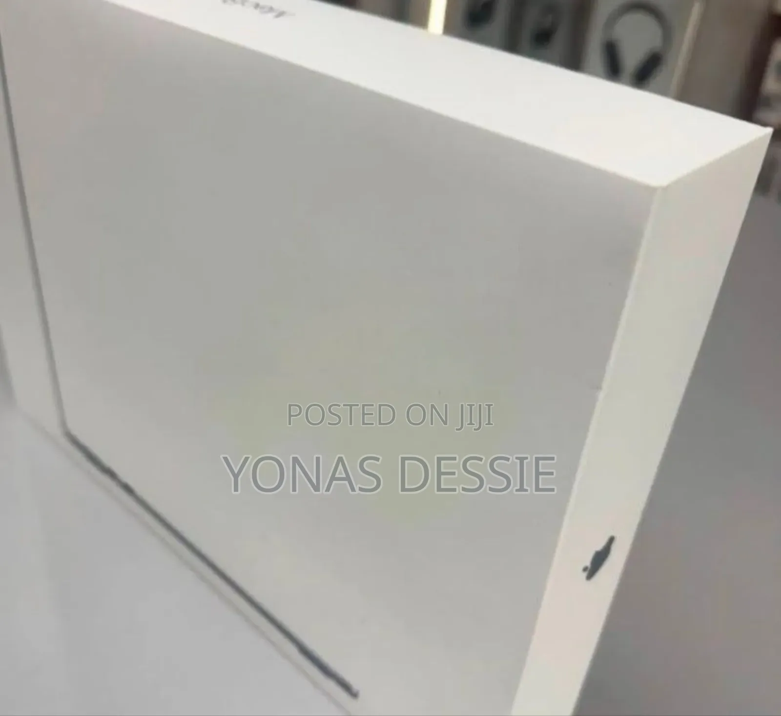 New Laptop Apple MacBook Air 2025 M4 13-Inch 16GB SSD 256GB