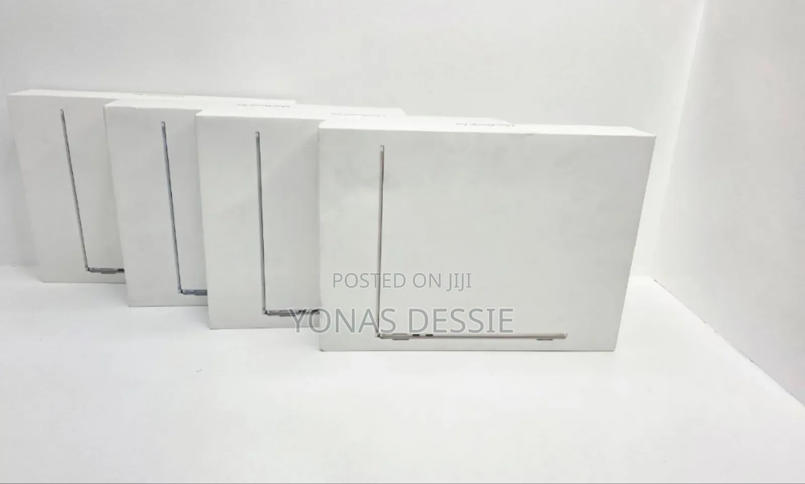 New Laptop Apple MacBook Air 2025 M4 13-Inch 16GB SSD 256GB