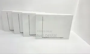 New Laptop Apple MacBook Air 2025 M4 13-Inch 16GB SSD 256GB