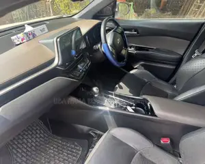 Toyota C-HR 2021 Ivory