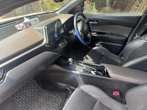 Toyota C-HR 2021 Ivory