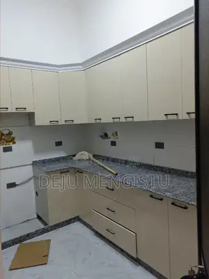 5bdrm Villa in አትሌት መንደር, Bole for sale