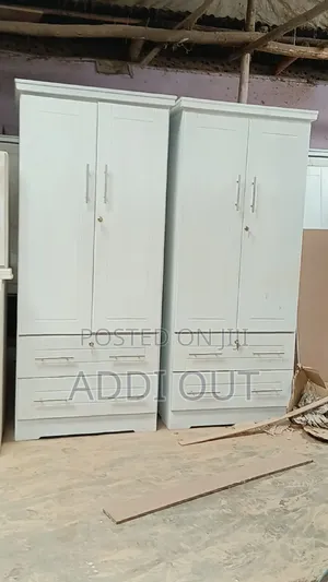 ሰማንያ ሳንቲም ቁምሳጥን