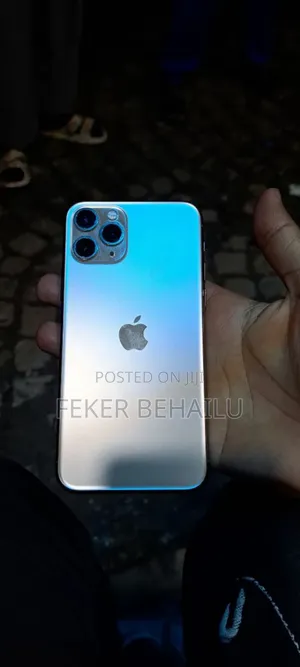 Photo - Apple iPhone 11 Pro 64 GB Silver