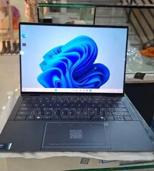 New Laptop Dell 32GB Intel Core Ultra 7 SSD 1T