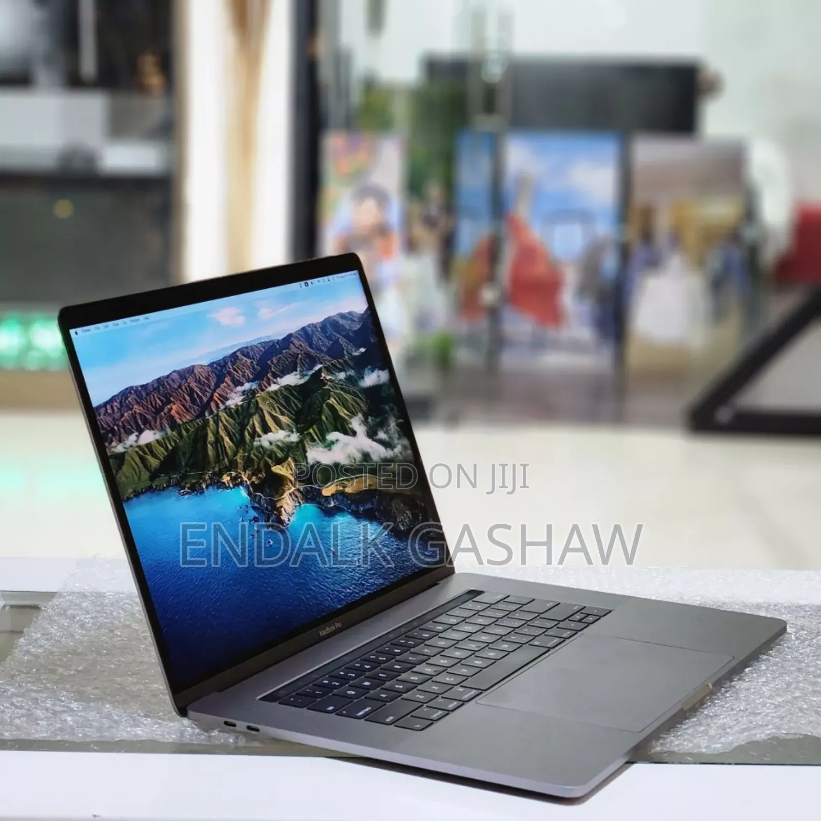 New Laptop Apple MacBook Pro 2017 16GB Intel Core I7 SSD 512GB