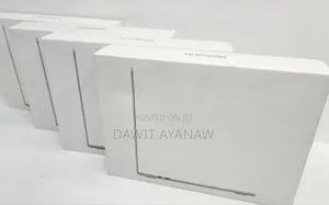 New Laptop Apple MacBook Air 2025 M4 13-Inch 16GB Apple M4 SSD 256GB