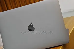 New Laptop Apple MacBook Pro 2020 8GB Intel Core I5 SSD 256GB