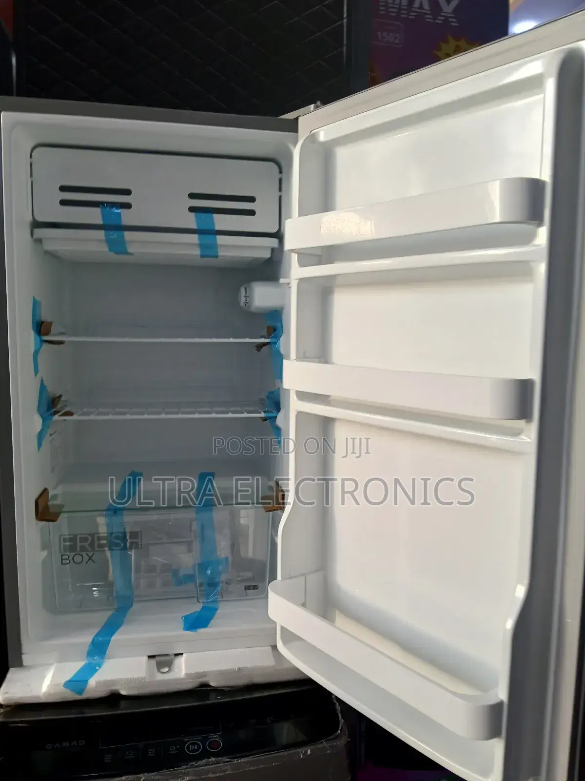 Media Refrigerator 142l
