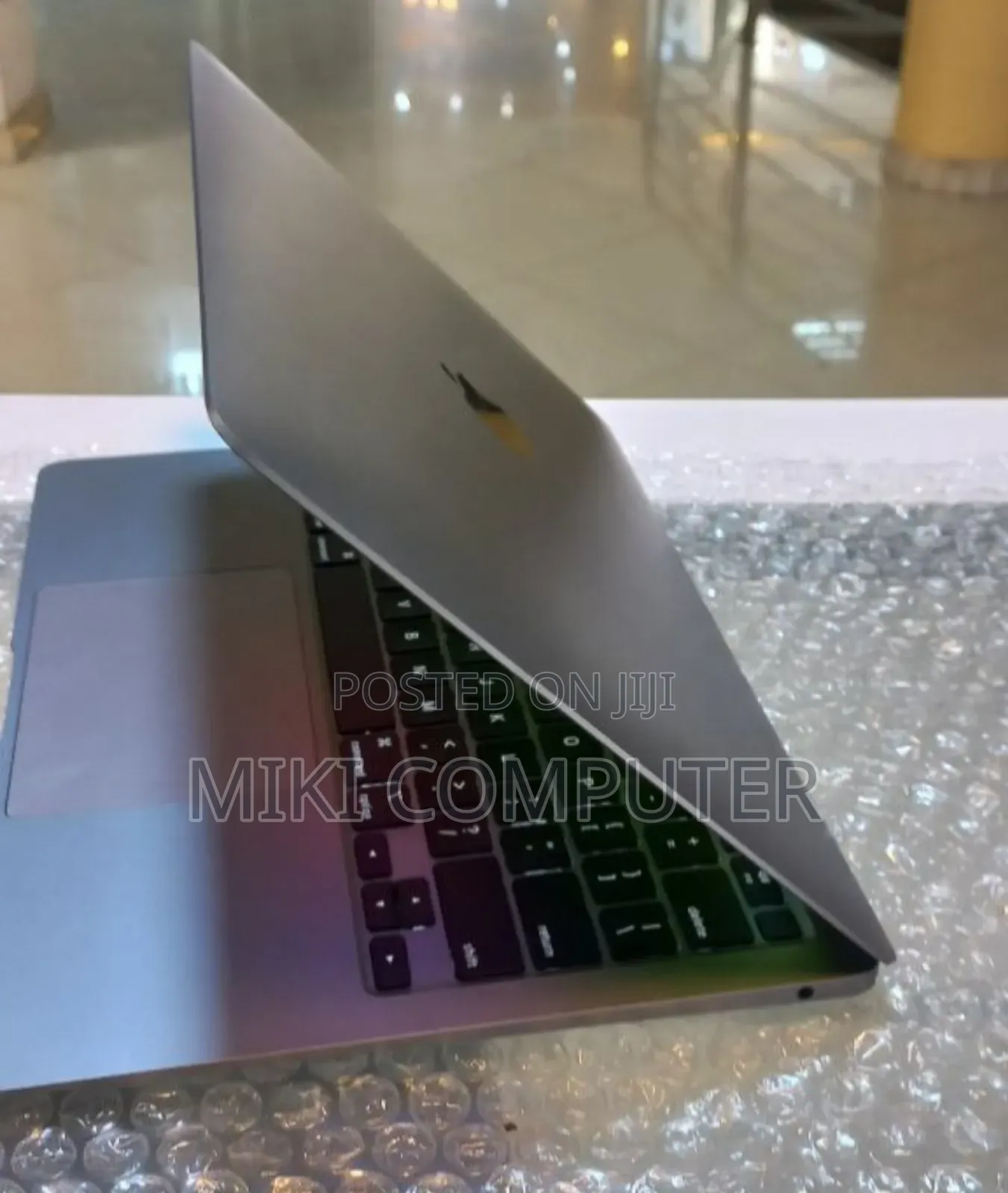 New Laptop Apple MacBook Air 2020 M1 8GB Intel SSD 256GB