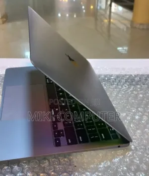 Photo - New Laptop Apple MacBook Air 2020 M1 8GB Intel SSD 256GB