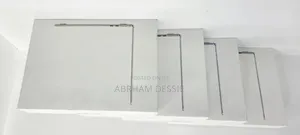 New Laptop Apple MacBook Air 2025 M4 13-Inch 16GB Apple M4 SSD 256GB