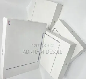 New Laptop Apple MacBook Air 2025 M4 13-Inch 16GB Apple M4 SSD 256GB