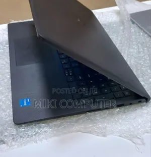 Photo - New Laptop Dell Vostro 1015 8GB Intel Core i5 SSD 1T