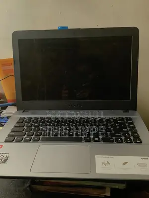 Laptop Asus VivoBook 15 X505BA 4GB AMD Ryzen 9 HDD 500GB