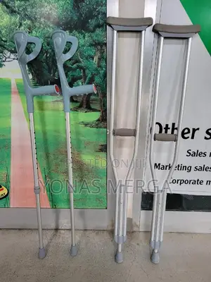 Photo - Crutches淹浮crutches_÷_fractured Leg Patient幽𠴲men/Women/Old Age People