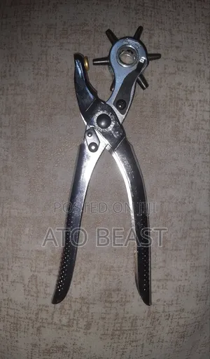 Hole Puncher/ መንጉል