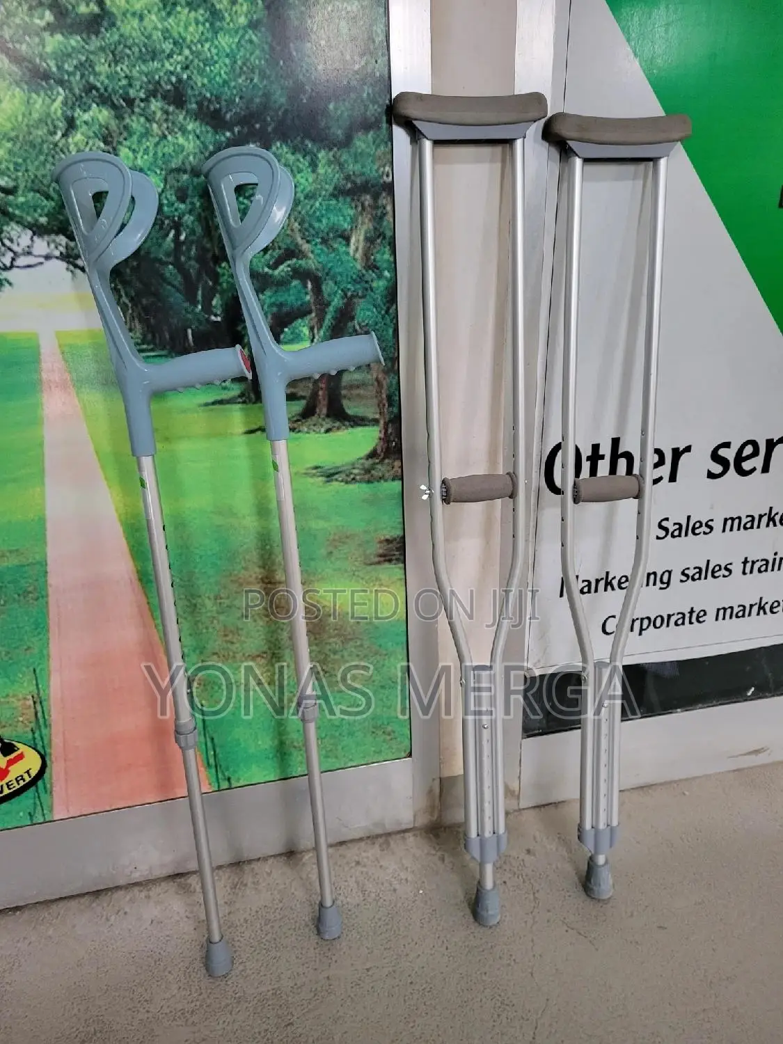 Crutches燒看crutches=፬፬crutches With Comfy Handle, Regular Height - Pair