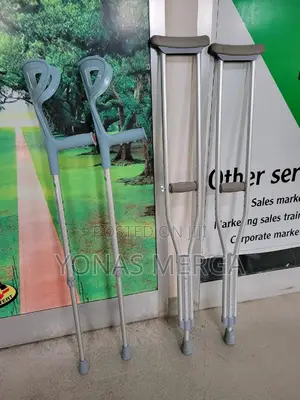 Photo - Crutches燒看crutches=፬፬crutches With Comfy Handle, Regular Height - Pair