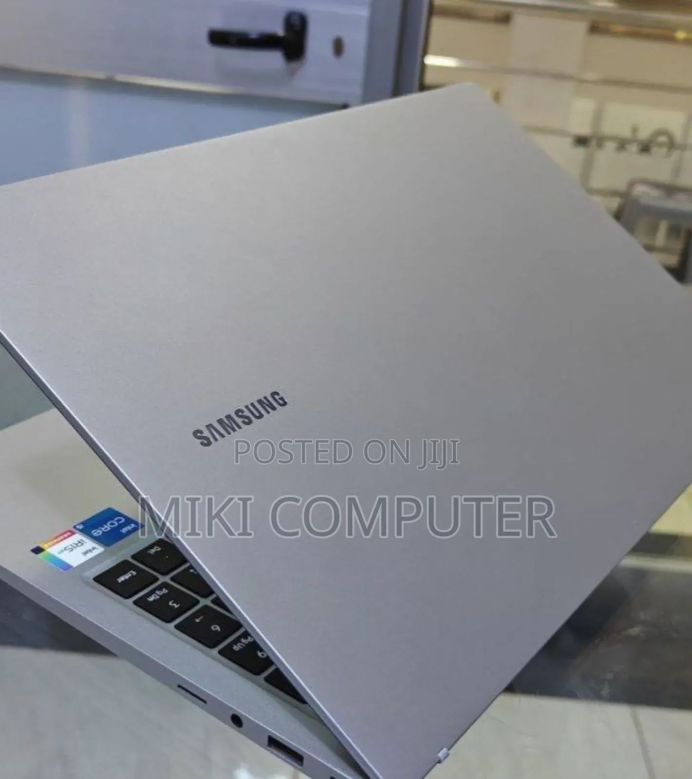 New Laptop Samsung Galaxy Book 2 8GB Intel Core i5 SSD 256GB