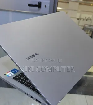New Laptop Samsung Galaxy Book 2 8GB Intel Core i5 SSD 256GB