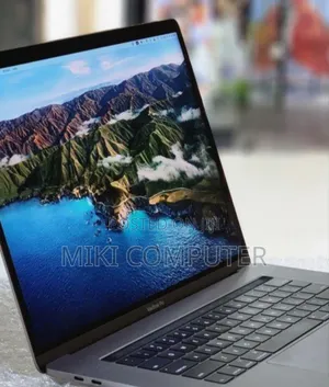 New Laptop Apple MacBook Pro 2017 16GB Intel Core I7 SSD 512GB