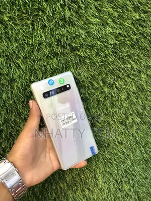 New Samsung Galaxy S10 5G 512 GB Silver